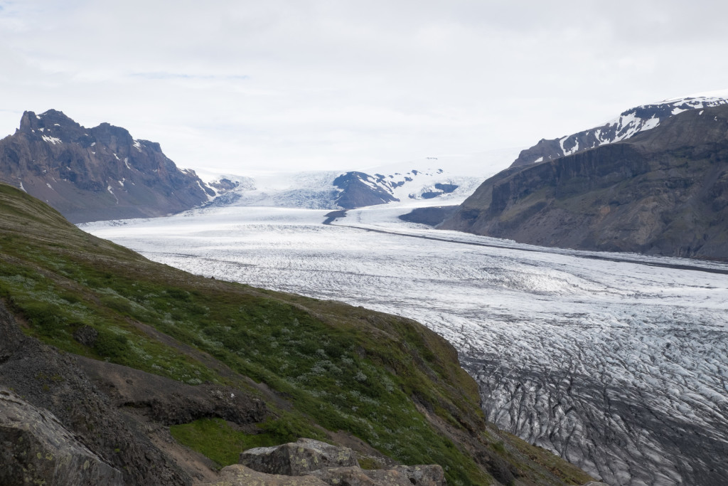 Photo 13. Skaftafellsjökul Glacier with bands of ash, and medial moraine visible